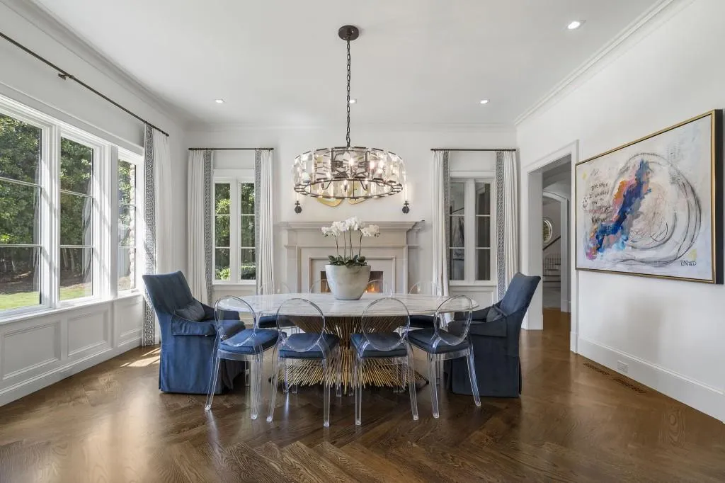 4975 Peachtree Dunwoody Road, Atlanta, Georgia 30342, 6 Bedrooms Bedrooms, ,6 BathroomsBathrooms,Residential,For Sale,4975 Peachtree Dunwoody Road,7645670
