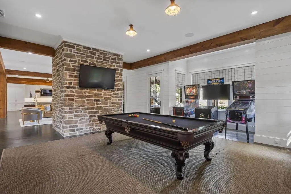 4975 Peachtree Dunwoody Road, Atlanta, Georgia 30342, 6 Bedrooms Bedrooms, ,6 BathroomsBathrooms,Residential,For Sale,4975 Peachtree Dunwoody Road,7645670