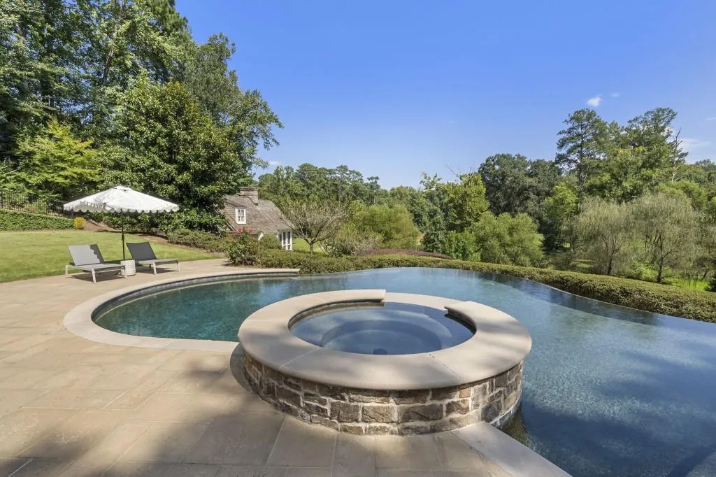 4975 Peachtree Dunwoody Road, Atlanta, Georgia 30342, 6 Bedrooms Bedrooms, ,6 BathroomsBathrooms,Residential,For Sale,4975 Peachtree Dunwoody Road,7645670