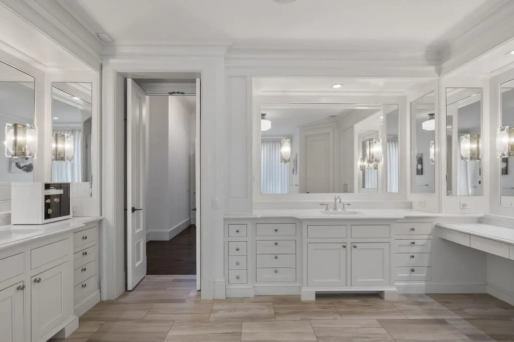 4975 Peachtree Dunwoody Road, Atlanta, Georgia 30342, 6 Bedrooms Bedrooms, ,6 BathroomsBathrooms,Residential,For Sale,4975 Peachtree Dunwoody Road,7645670