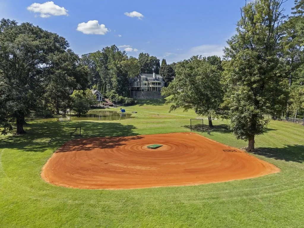 4975 Peachtree Dunwoody Road, Atlanta, Georgia 30342, 6 Bedrooms Bedrooms, ,6 BathroomsBathrooms,Residential,For Sale,4975 Peachtree Dunwoody Road,7645670