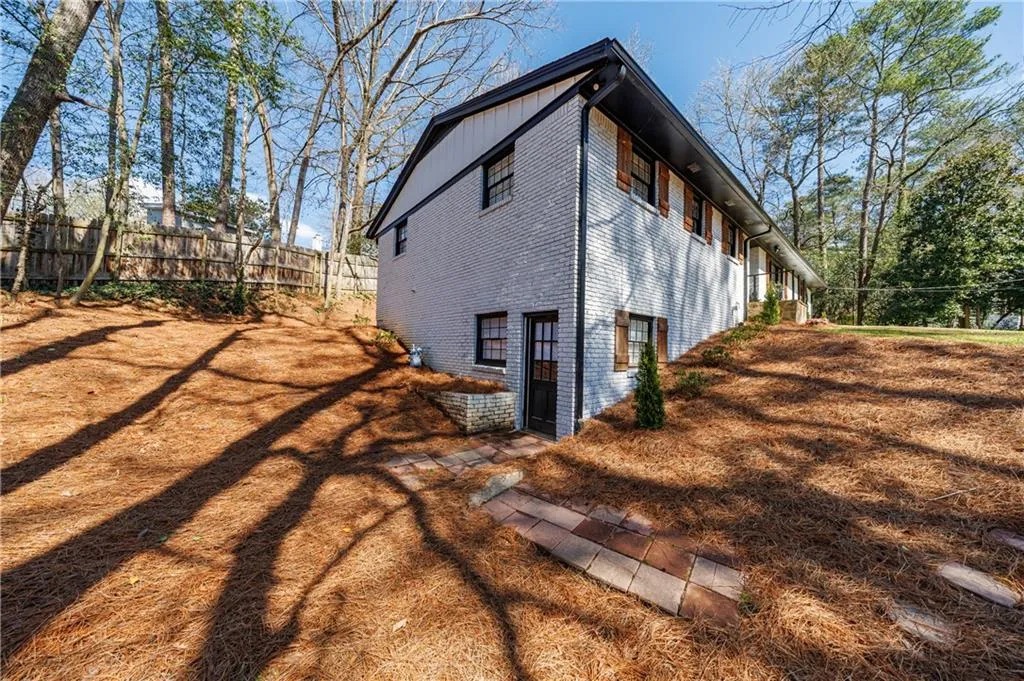 315 Amberidge Trail, Sandy Springs, Georgia 30328, 4 Bedrooms Bedrooms, ,3 BathroomsBathrooms,Residential,For Sale,315 Amberidge Trail,7732028