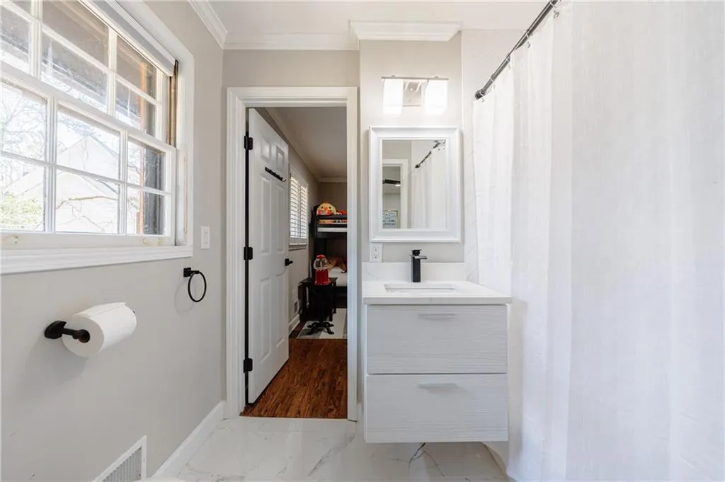 315 Amberidge Trail, Sandy Springs, Georgia 30328, 4 Bedrooms Bedrooms, ,3 BathroomsBathrooms,Residential,For Sale,315 Amberidge Trail,7732028