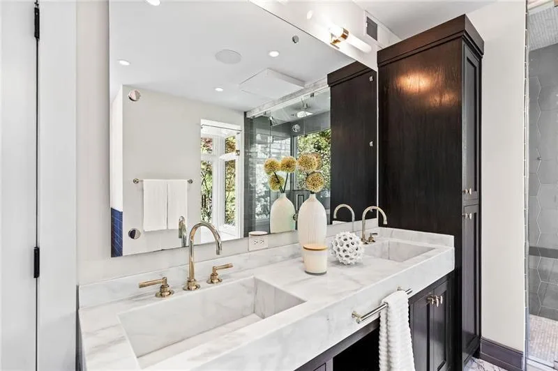 265 Tara Trail, Atlanta, Georgia 30327, 4 Bedrooms Bedrooms, ,4 BathroomsBathrooms,Residential,For Sale,265 Tara Trail,7584707