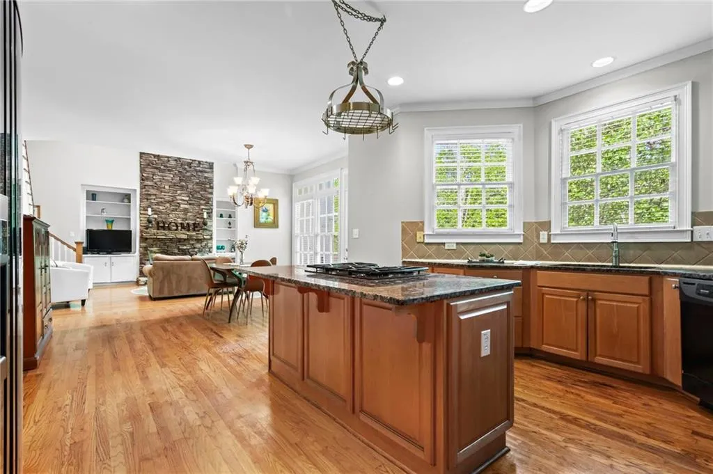 1169 Dawn View Lane Nw, Atlanta, Georgia 30327, 6 Bedrooms Bedrooms, ,4 BathroomsBathrooms,Residential,For Sale,1169 Dawn View Lane Nw,7687945