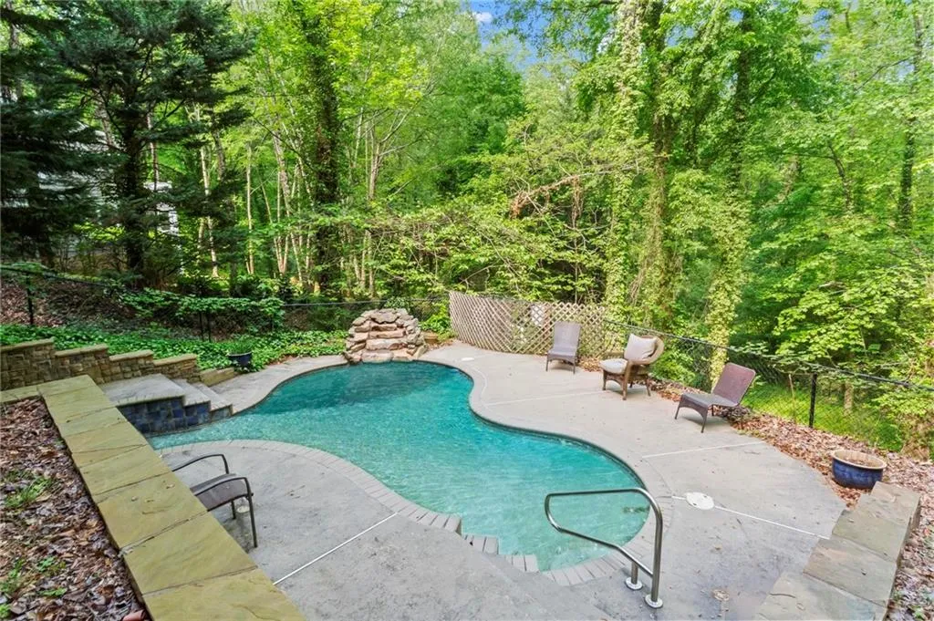 1169 Dawn View Lane Nw, Atlanta, Georgia 30327, 6 Bedrooms Bedrooms, ,4 BathroomsBathrooms,Residential,For Sale,1169 Dawn View Lane Nw,7687945