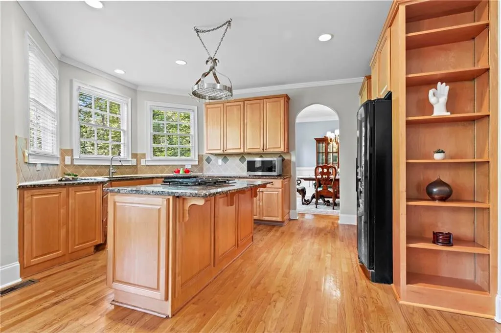 1169 Dawn View Lane Nw, Atlanta, Georgia 30327, 6 Bedrooms Bedrooms, ,4 BathroomsBathrooms,Residential,For Sale,1169 Dawn View Lane Nw,7687945