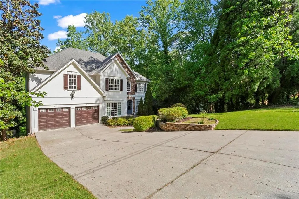 1169 Dawn View Lane Nw, Atlanta, Georgia 30327, 6 Bedrooms Bedrooms, ,4 BathroomsBathrooms,Residential,For Sale,1169 Dawn View Lane Nw,7687945
