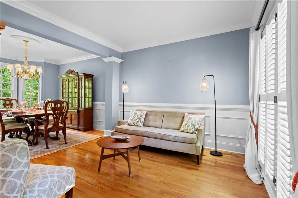 1169 Dawn View Lane Nw, Atlanta, Georgia 30327, 6 Bedrooms Bedrooms, ,4 BathroomsBathrooms,Residential,For Sale,1169 Dawn View Lane Nw,7687945