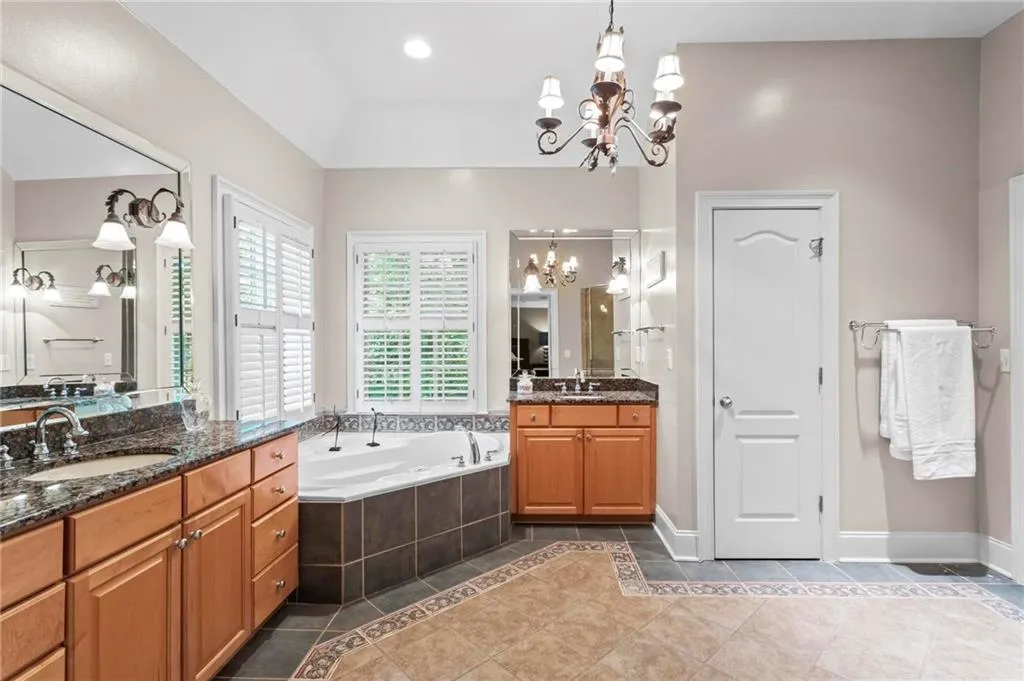1169 Dawn View Lane Nw, Atlanta, Georgia 30327, 6 Bedrooms Bedrooms, ,4 BathroomsBathrooms,Residential,For Sale,1169 Dawn View Lane Nw,7687945