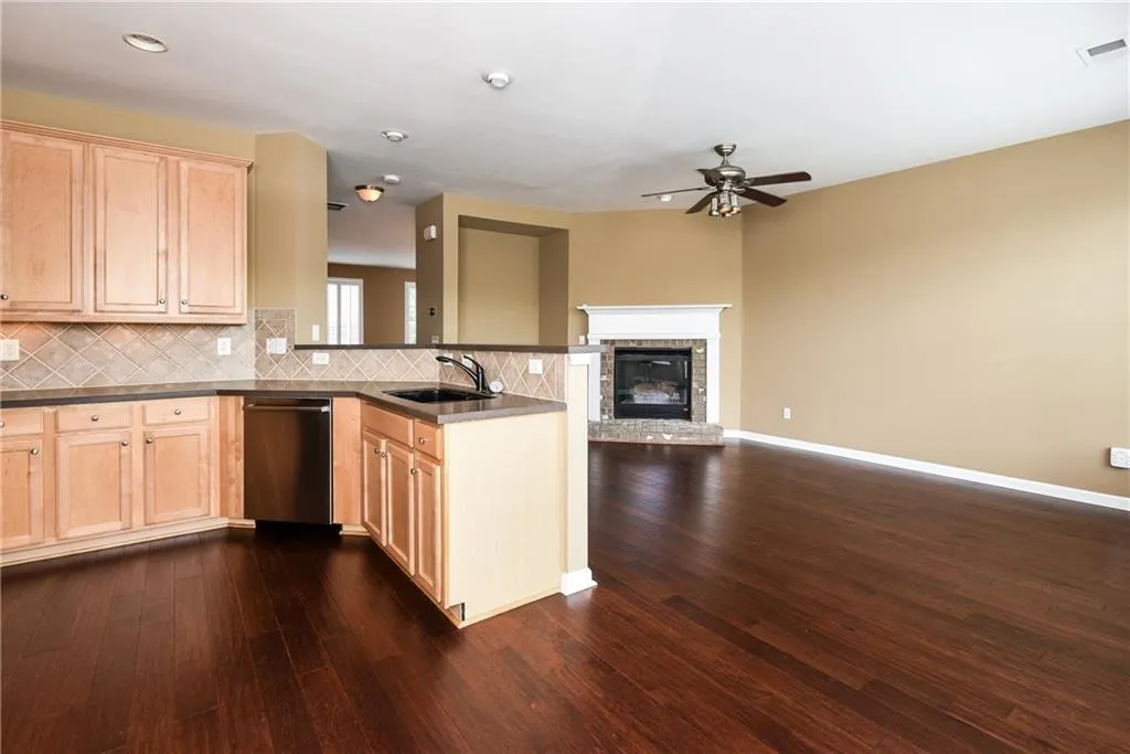 3650 Chattahoochee Summit Drive Se Unit 10, Atlanta, Georgia 30339, 3 Bedrooms Bedrooms, ,3 BathroomsBathrooms,Residential,Sold,3650 Chattahoochee Summit Drive Se Unit 10,5710554