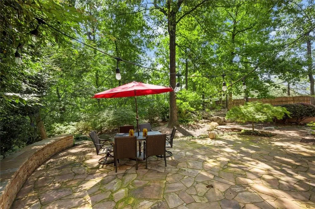 130 Belvedere Court, Atlanta, Georgia 30350, 5 Bedrooms Bedrooms, ,4 BathroomsBathrooms,Residential,For Sale,130 Belvedere Court,7633086