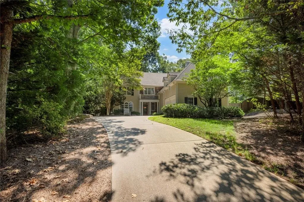 Sought-after Spalding Heights!