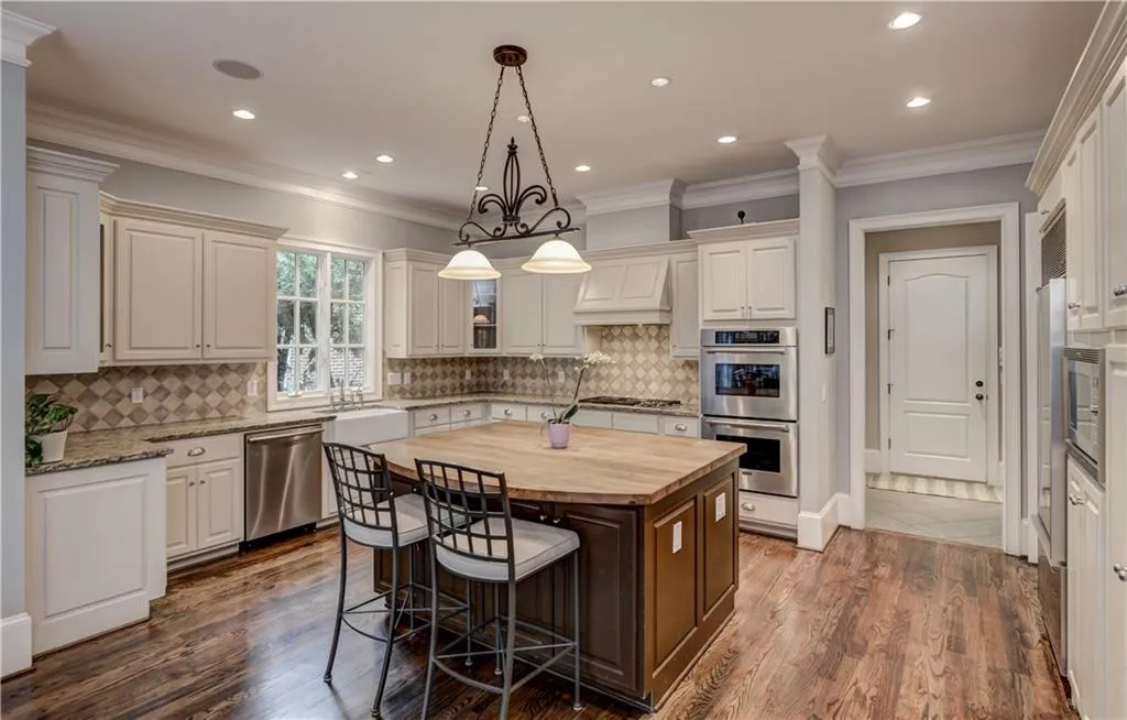 4168 Glengary Drive Ne, Atlanta, Georgia 30342, 6 Bedrooms Bedrooms, ,4 BathroomsBathrooms,Residential,Sold,4168 Glengary Drive Ne,5852170