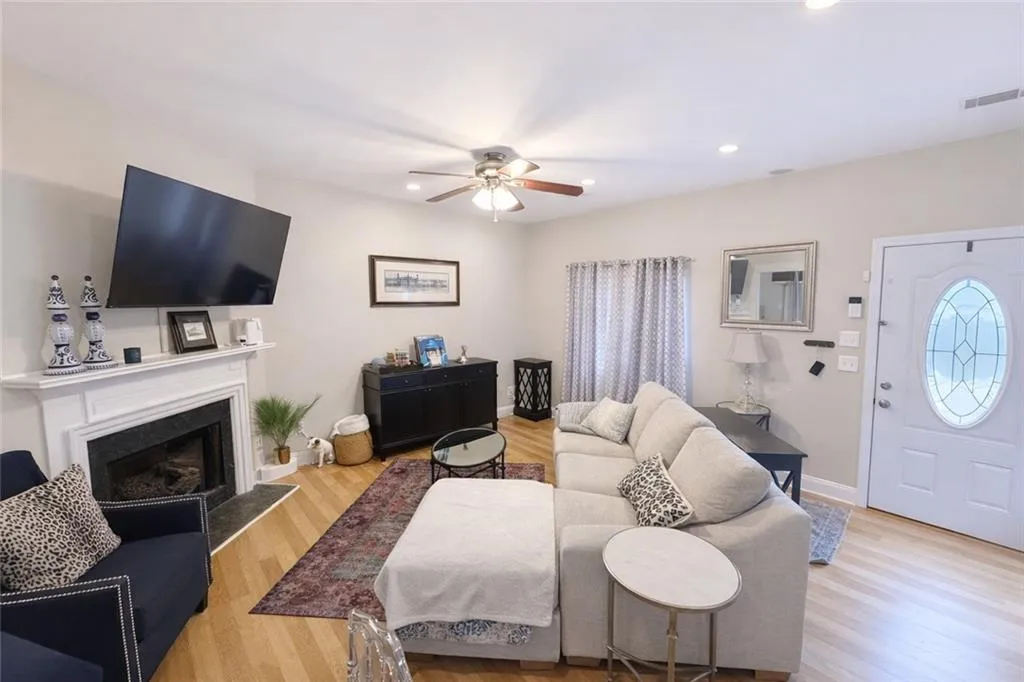 1401 Wedgewood Court, Atlanta, Georgia 30350, 2 Bedrooms Bedrooms, ,2 BathroomsBathrooms,Residential,For Sale,1401 Wedgewood Court,7712166