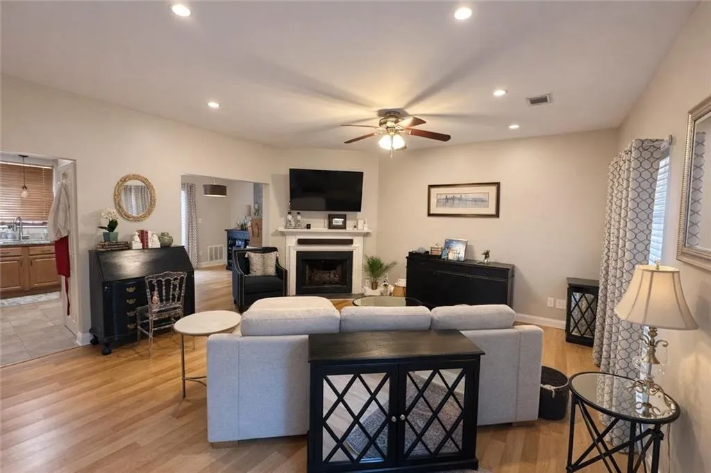 1401 Wedgewood Court, Atlanta, Georgia 30350, 2 Bedrooms Bedrooms, ,2 BathroomsBathrooms,Residential,For Sale,1401 Wedgewood Court,7712166
