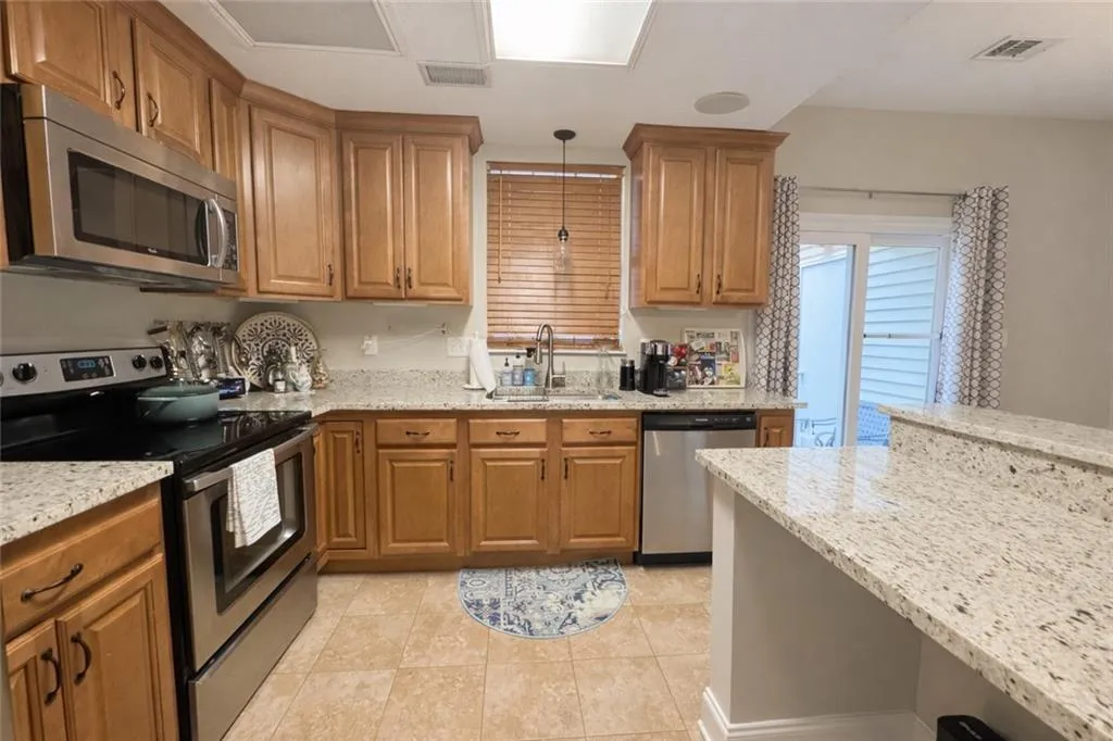 1401 Wedgewood Court, Atlanta, Georgia 30350, 2 Bedrooms Bedrooms, ,2 BathroomsBathrooms,Residential,For Sale,1401 Wedgewood Court,7712166