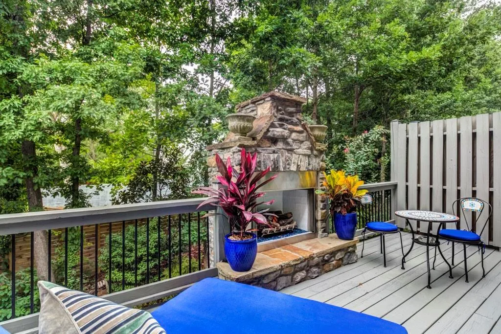 300 Mystic Ridge Lane, Atlanta, Georgia 30342, 4 Bedrooms Bedrooms, ,3 BathroomsBathrooms,Residential,Sold,300 Mystic Ridge Lane,6616268