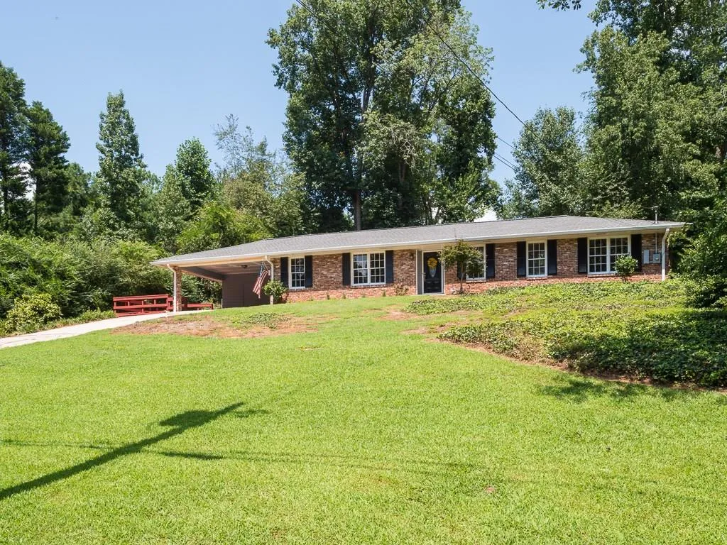710 E Powderhorn Road, Sandy Springs, Georgia 30342, 3 Bedrooms Bedrooms, ,2 BathroomsBathrooms,Residential,Sold,710 E Powderhorn Road,5898958