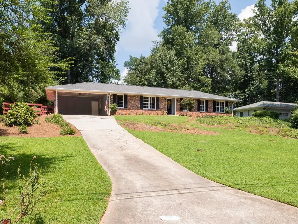 710 E Powderhorn Road, Sandy Springs, Georgia 30342, 3 Bedrooms Bedrooms, ,2 BathroomsBathrooms,Residential,Sold,710 E Powderhorn Road,5898958