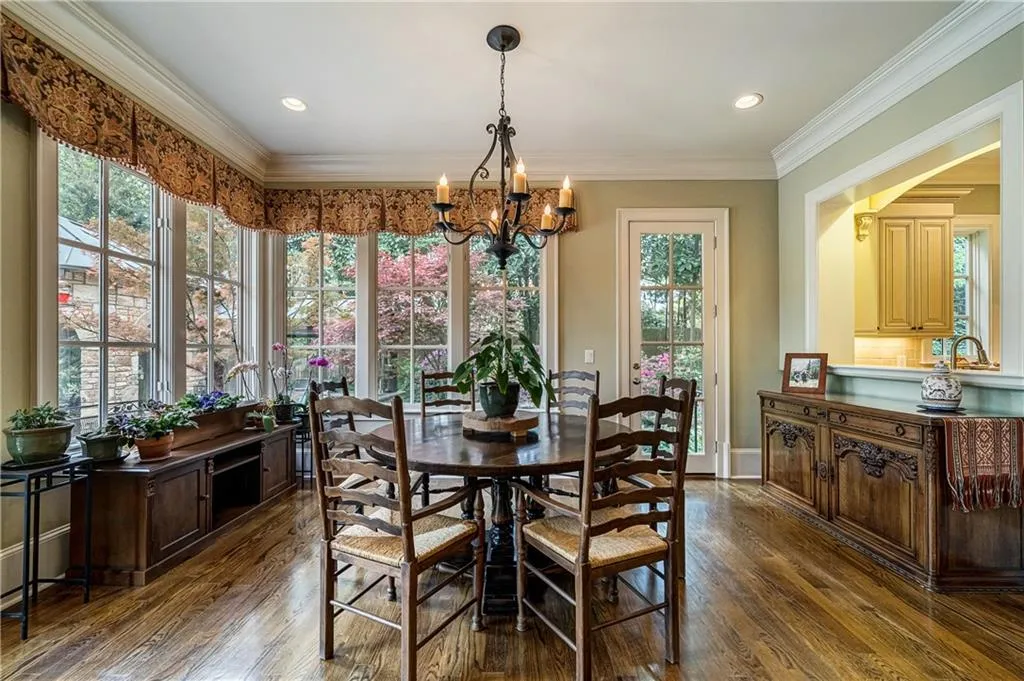 5035 Riverview Road, Sandy Springs, Georgia 30327, 6 Bedrooms Bedrooms, ,6 BathroomsBathrooms,Residential,Sold,5035 Riverview Road,6863780