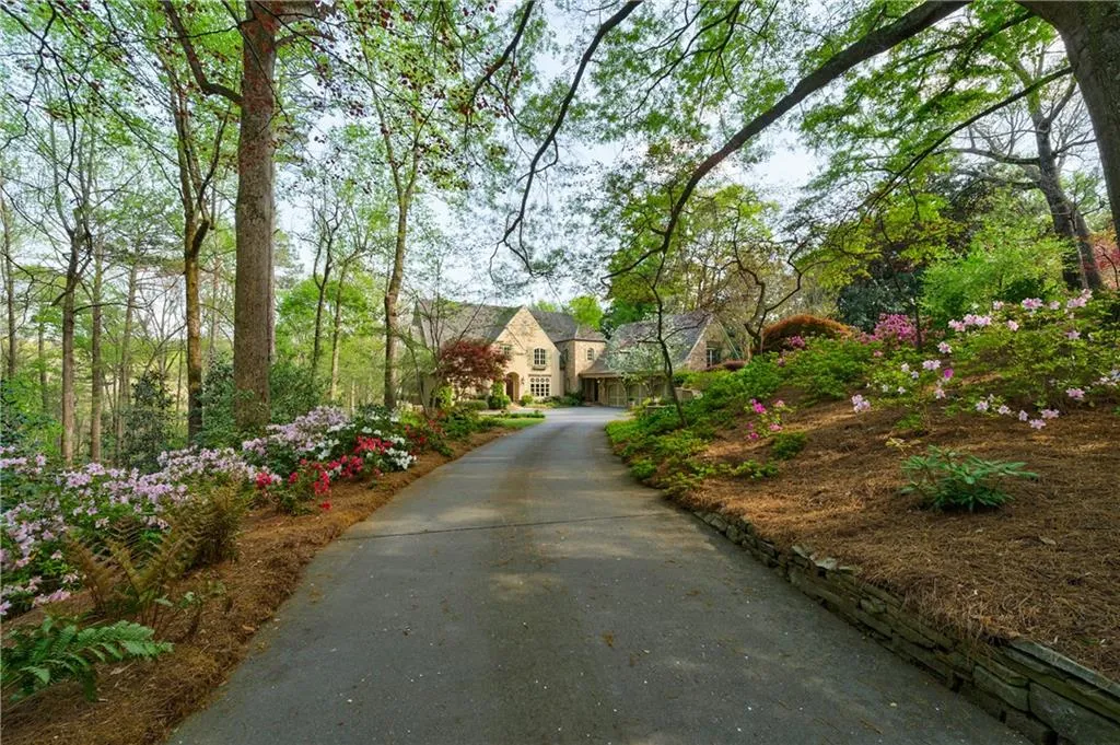 5035 Riverview Road, Sandy Springs, Georgia 30327, 6 Bedrooms Bedrooms, ,6 BathroomsBathrooms,Residential,Sold,5035 Riverview Road,6863780