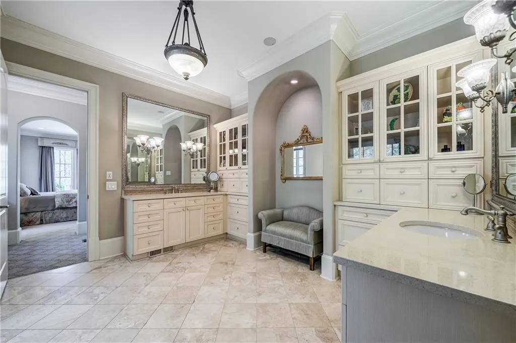 5035 Riverview Road, Sandy Springs, Georgia 30327, 6 Bedrooms Bedrooms, ,6 BathroomsBathrooms,Residential,Sold,5035 Riverview Road,6863780