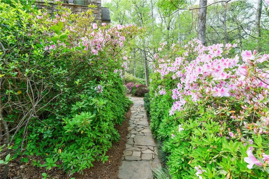 5035 Riverview Road, Sandy Springs, Georgia 30327, 6 Bedrooms Bedrooms, ,6 BathroomsBathrooms,Residential,Sold,5035 Riverview Road,6863780