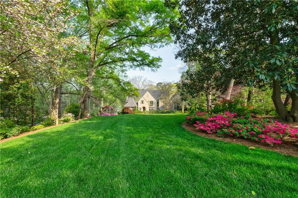 5035 Riverview Road, Sandy Springs, Georgia 30327, 6 Bedrooms Bedrooms, ,6 BathroomsBathrooms,Residential,Sold,5035 Riverview Road,6863780