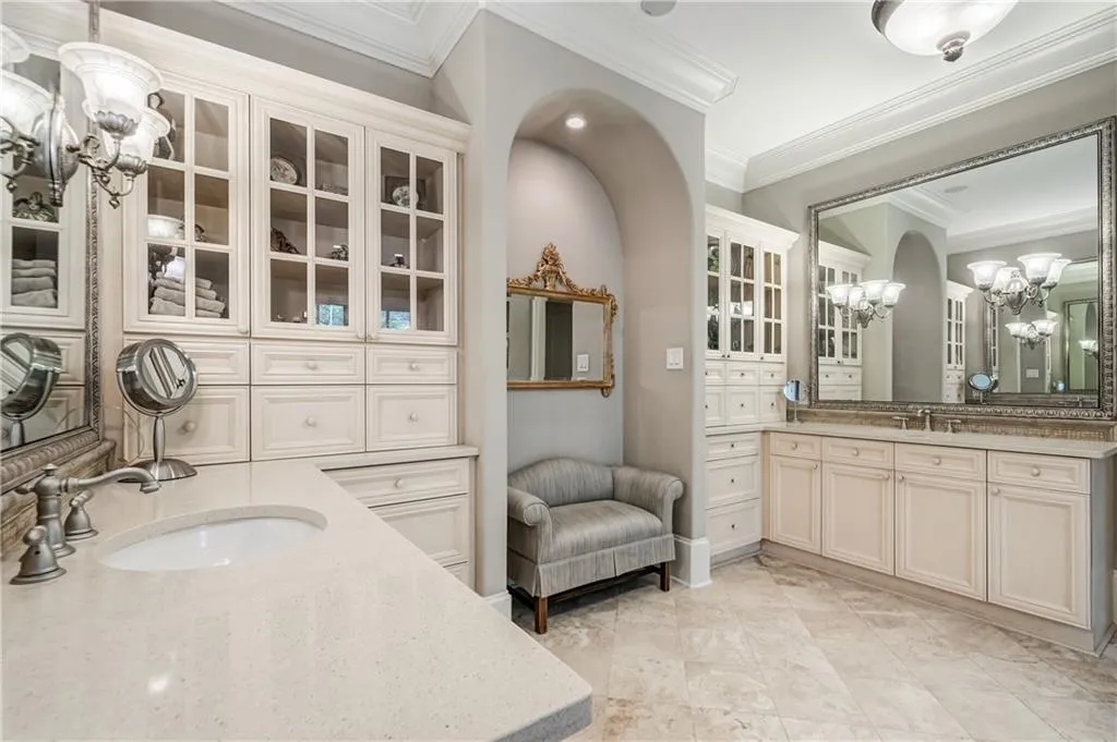 5035 Riverview Road, Sandy Springs, Georgia 30327, 6 Bedrooms Bedrooms, ,6 BathroomsBathrooms,Residential,Sold,5035 Riverview Road,6863780