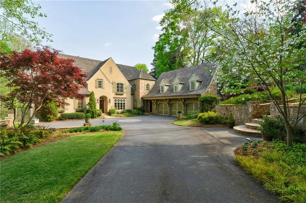 5035 Riverview Road, Sandy Springs, Georgia 30327, 6 Bedrooms Bedrooms, ,6 BathroomsBathrooms,Residential,Sold,5035 Riverview Road,6863780