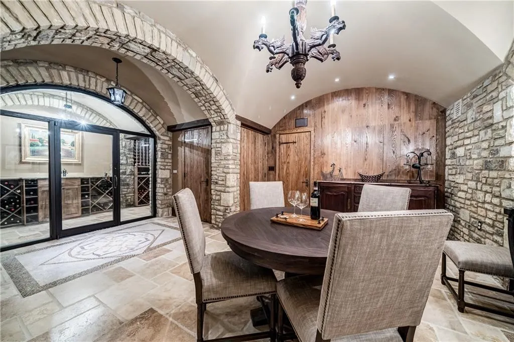 5035 Riverview Road, Sandy Springs, Georgia 30327, 6 Bedrooms Bedrooms, ,6 BathroomsBathrooms,Residential,Sold,5035 Riverview Road,6863780