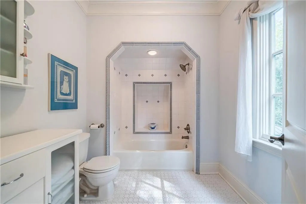 5035 Riverview Road, Sandy Springs, Georgia 30327, 6 Bedrooms Bedrooms, ,6 BathroomsBathrooms,Residential,Sold,5035 Riverview Road,6863780