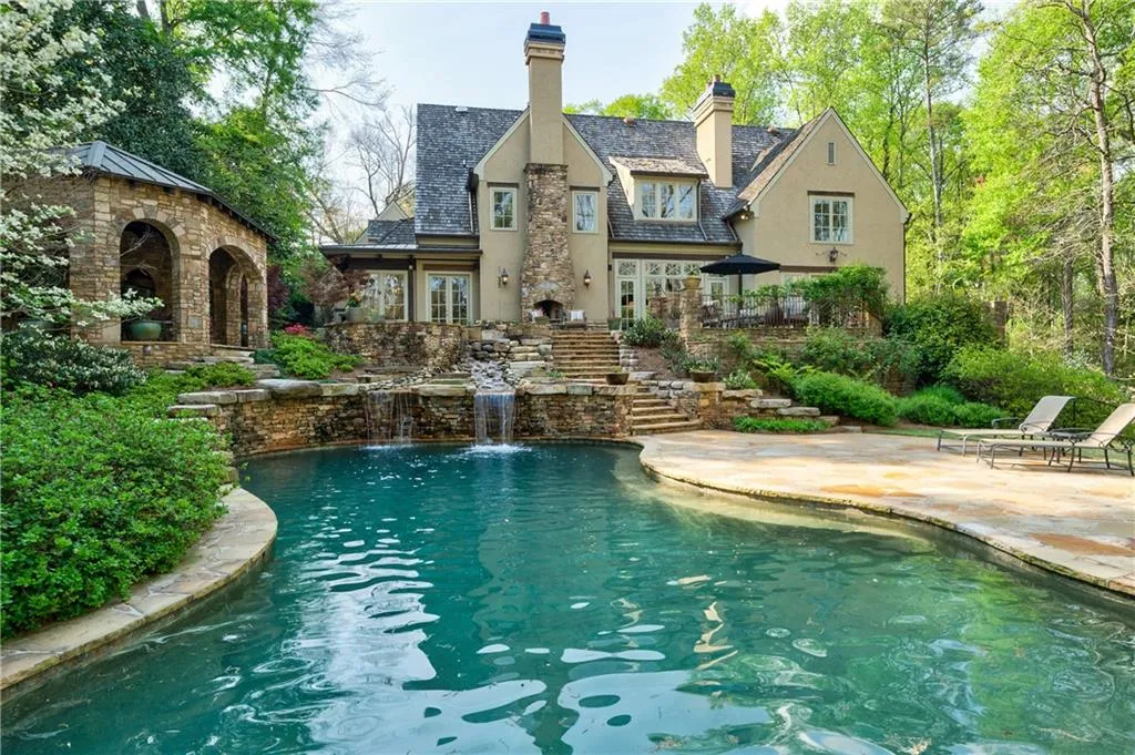 5035 Riverview Road, Sandy Springs, Georgia 30327, 6 Bedrooms Bedrooms, ,6 BathroomsBathrooms,Residential,Sold,5035 Riverview Road,6863780