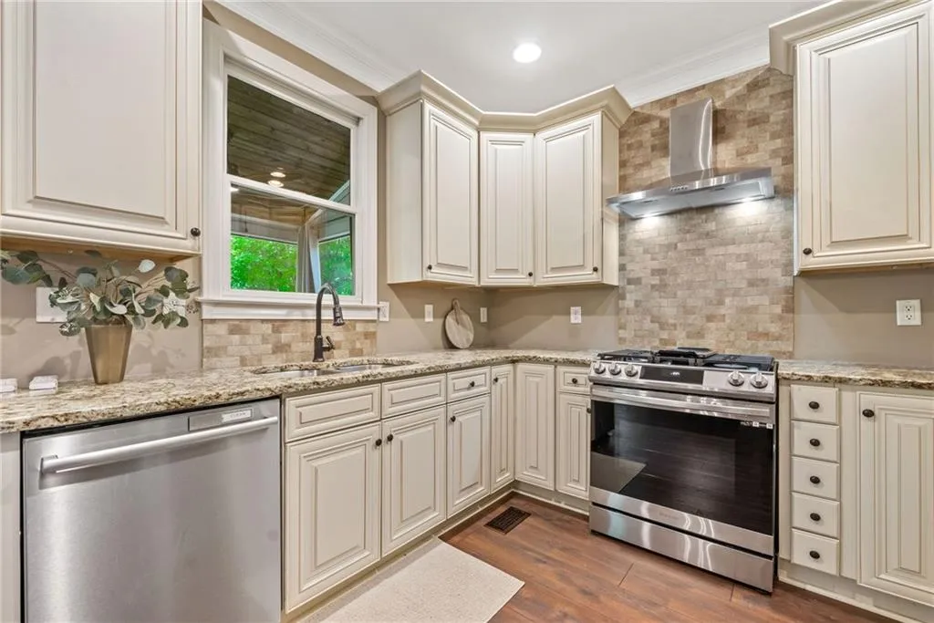 3232 Cates Avenue Ne, Brookhaven, Georgia 30319, 3 Bedrooms Bedrooms, ,2 BathroomsBathrooms,Residential,For Sale,3232 Cates Avenue Ne,7611588