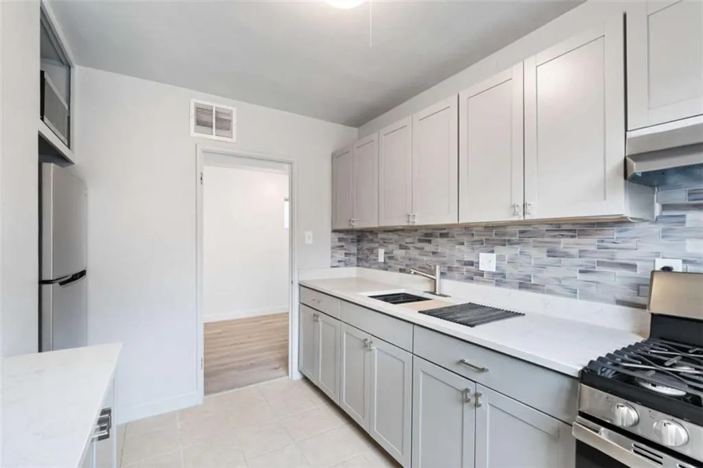 91 Rumson Road, Atlanta, Georgia 30305, 2 Bedrooms Bedrooms, ,1 BathroomBathrooms,Residential,For Sale,91 Rumson Road,7581460