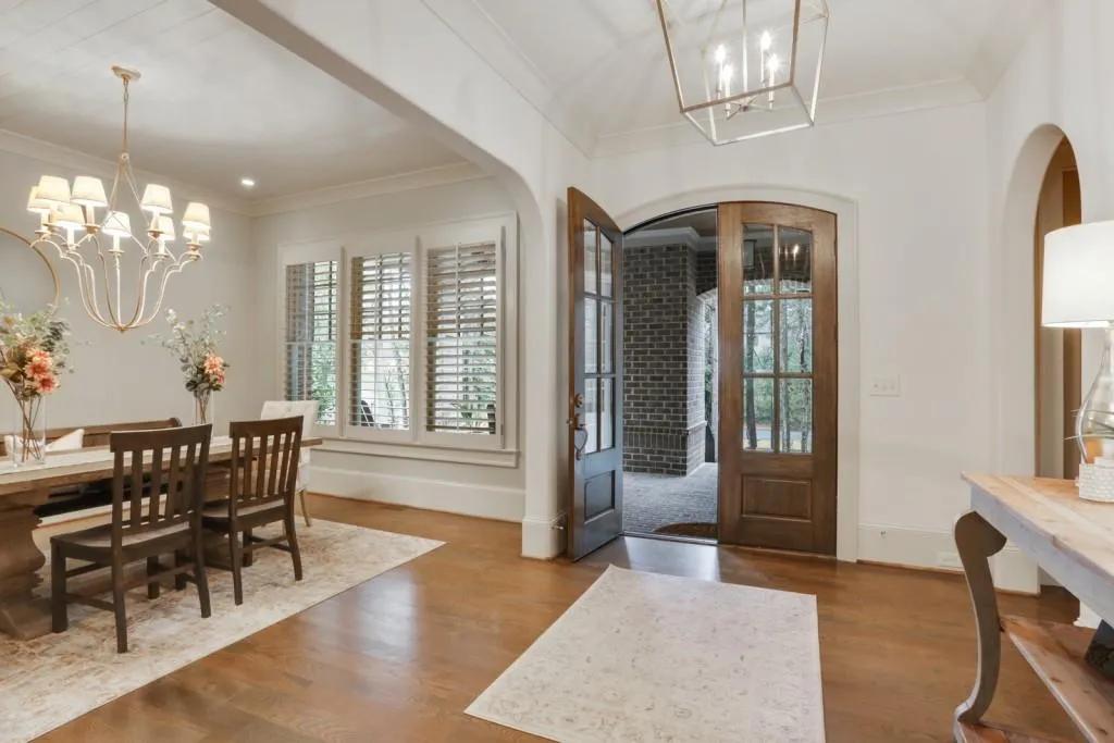 733 Glenairy Court, Atlanta, Georgia 30328, 6 Bedrooms Bedrooms, ,6 BathroomsBathrooms,Residential,Sold,733 Glenairy Court,6841342