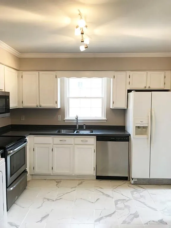 6520 Roswell Road Unit 35, Atlanta, Georgia 30328, 3 Bedrooms Bedrooms, ,2 BathroomsBathrooms,Residential,Sold,6520 Roswell Road Unit 35,5985903