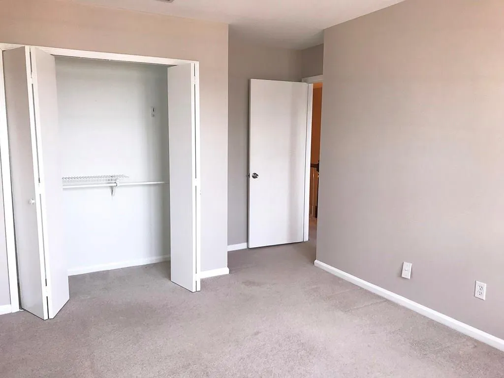 6520 Roswell Road Unit 35, Atlanta, Georgia 30328, 3 Bedrooms Bedrooms, ,2 BathroomsBathrooms,Residential,Sold,6520 Roswell Road Unit 35,5985903