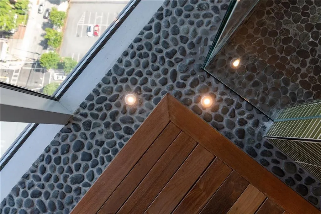 Dimmable uplighting to enhance the spa experience.