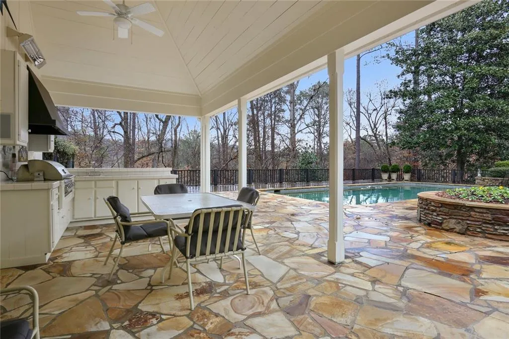 1405 N Harris Ridge, Atlanta, Georgia 30327, 6 Bedrooms Bedrooms, ,6 BathroomsBathrooms,Residential,Sold,1405 N Harris Ridge,6718903