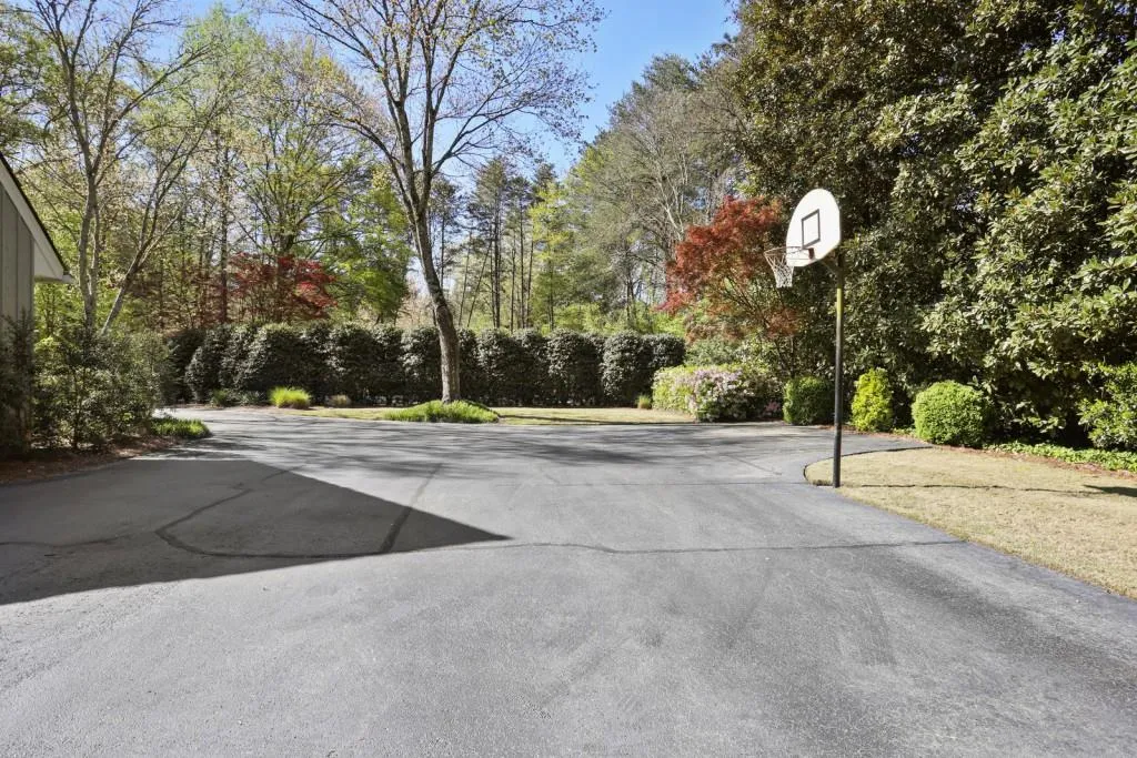 1405 N Harris Ridge, Atlanta, Georgia 30327, 6 Bedrooms Bedrooms, ,6 BathroomsBathrooms,Residential,Sold,1405 N Harris Ridge,6718903