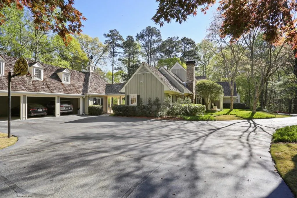 1405 N Harris Ridge, Atlanta, Georgia 30327, 6 Bedrooms Bedrooms, ,6 BathroomsBathrooms,Residential,Sold,1405 N Harris Ridge,6718903