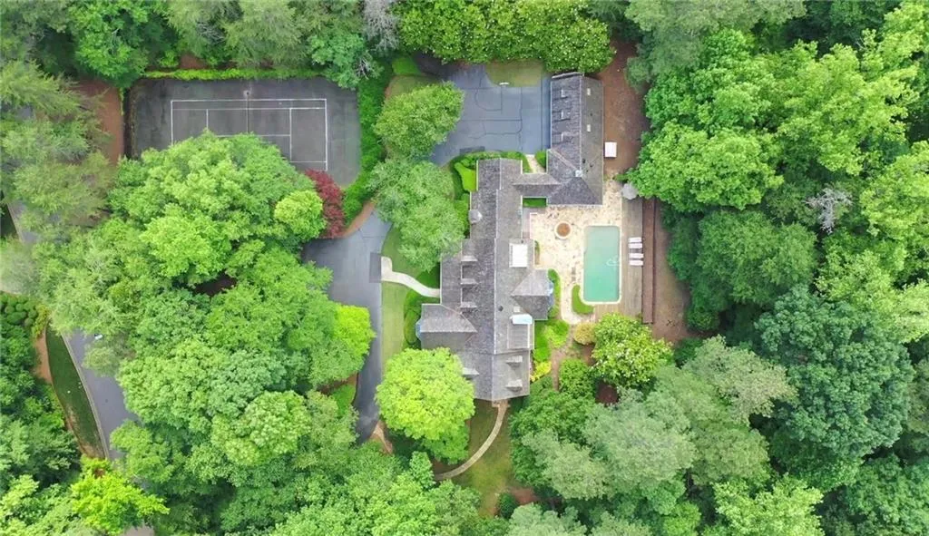 1405 N Harris Ridge, Atlanta, Georgia 30327, 6 Bedrooms Bedrooms, ,6 BathroomsBathrooms,Residential,Sold,1405 N Harris Ridge,6718903