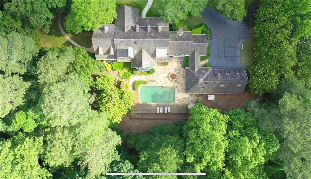 1405 N Harris Ridge, Atlanta, Georgia 30327, 6 Bedrooms Bedrooms, ,6 BathroomsBathrooms,Residential,Sold,1405 N Harris Ridge,6718903