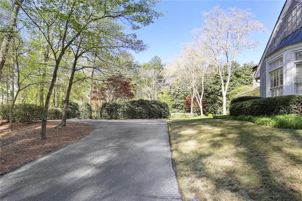 1405 N Harris Ridge, Atlanta, Georgia 30327, 6 Bedrooms Bedrooms, ,6 BathroomsBathrooms,Residential,Sold,1405 N Harris Ridge,6718903