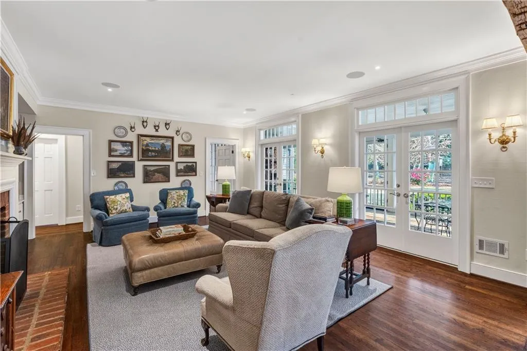 family room to screened porch