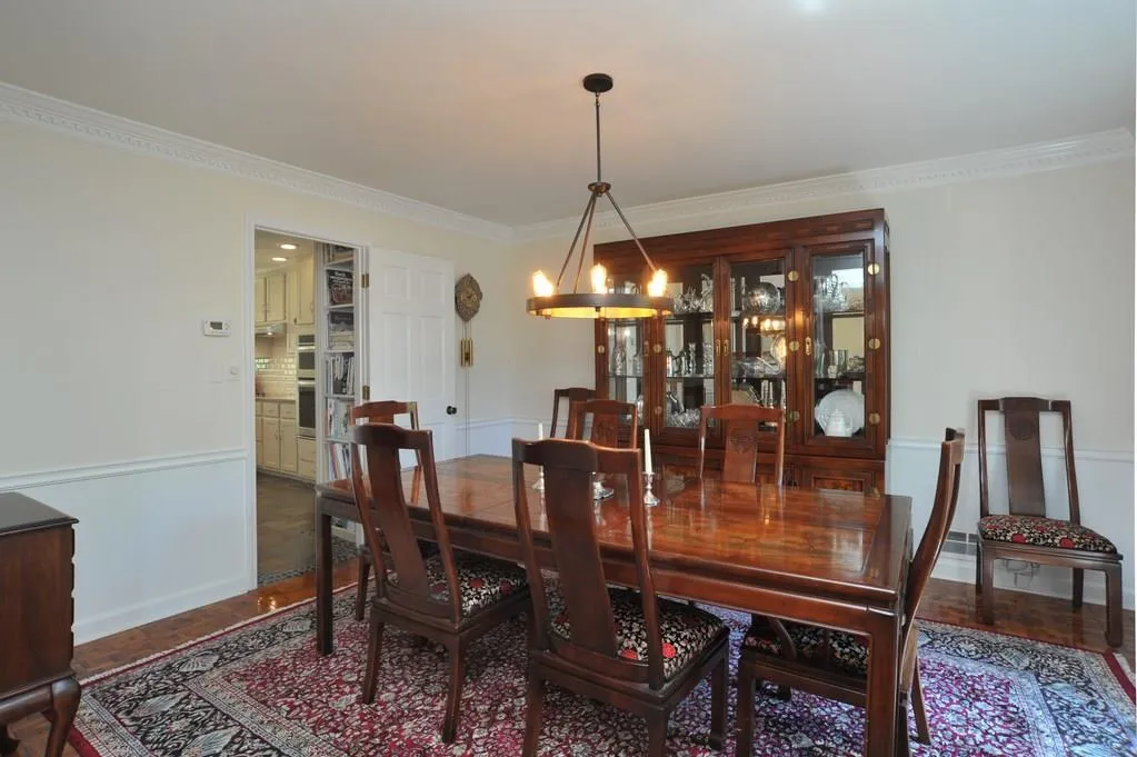250 Riverwood Court, Sandy Springs, Georgia 30328, 6 Bedrooms Bedrooms, ,5 BathroomsBathrooms,Residential,Sold,250 Riverwood Court,5995382