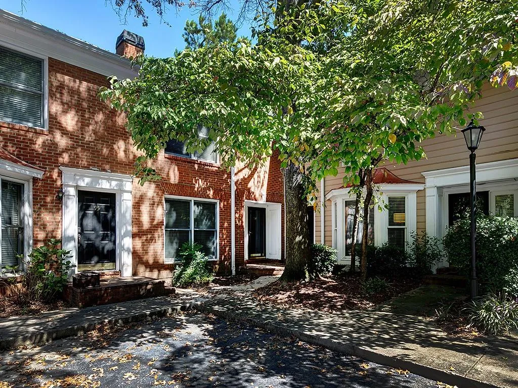 7500 Roswell Road Ne Unit 94, Sandy Springs, Georgia 30350, 2 Bedrooms Bedrooms, ,2 BathroomsBathrooms,Residential,Sold,7500 Roswell Road Ne Unit 94,6784122