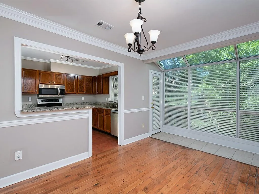 7500 Roswell Road Ne Unit 94, Sandy Springs, Georgia 30350, 2 Bedrooms Bedrooms, ,2 BathroomsBathrooms,Residential,Sold,7500 Roswell Road Ne Unit 94,6784122